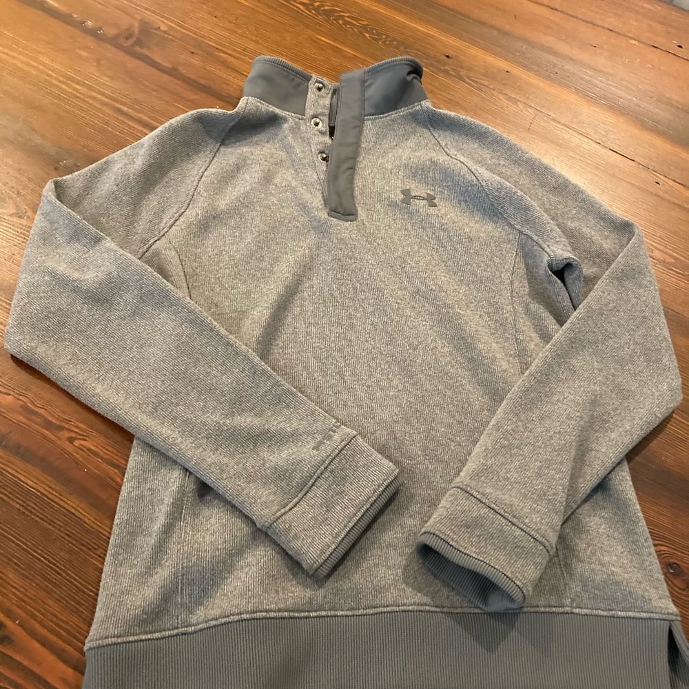 Under Armour Cold Gear Pullover size YMed. Like new. Smoke free home.